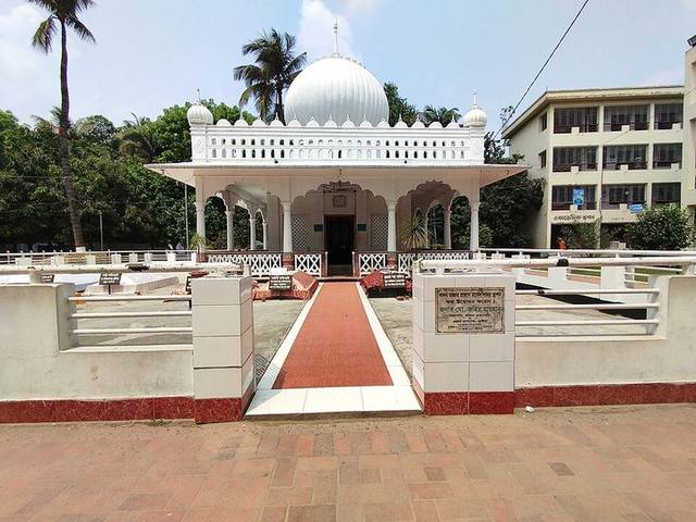 লালন শাহের মাজার (ছেঁউড়িয়া)