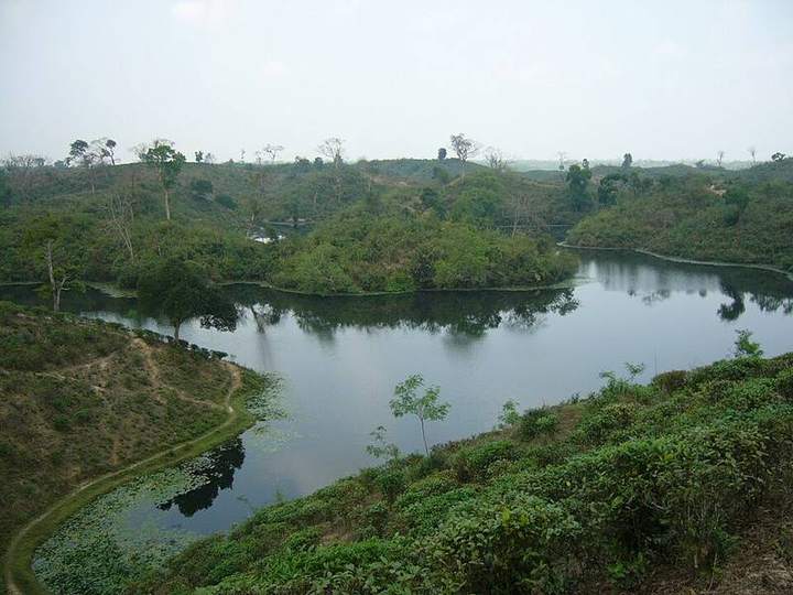মাধবপুর লেক