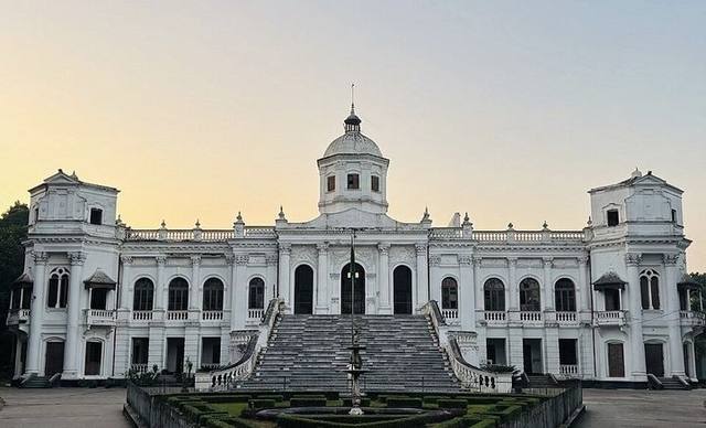 তাজহাট জমিদার বাড়ি
